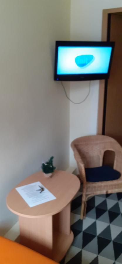 Small Room With A Private External Bathroom Kaunas Esterno foto